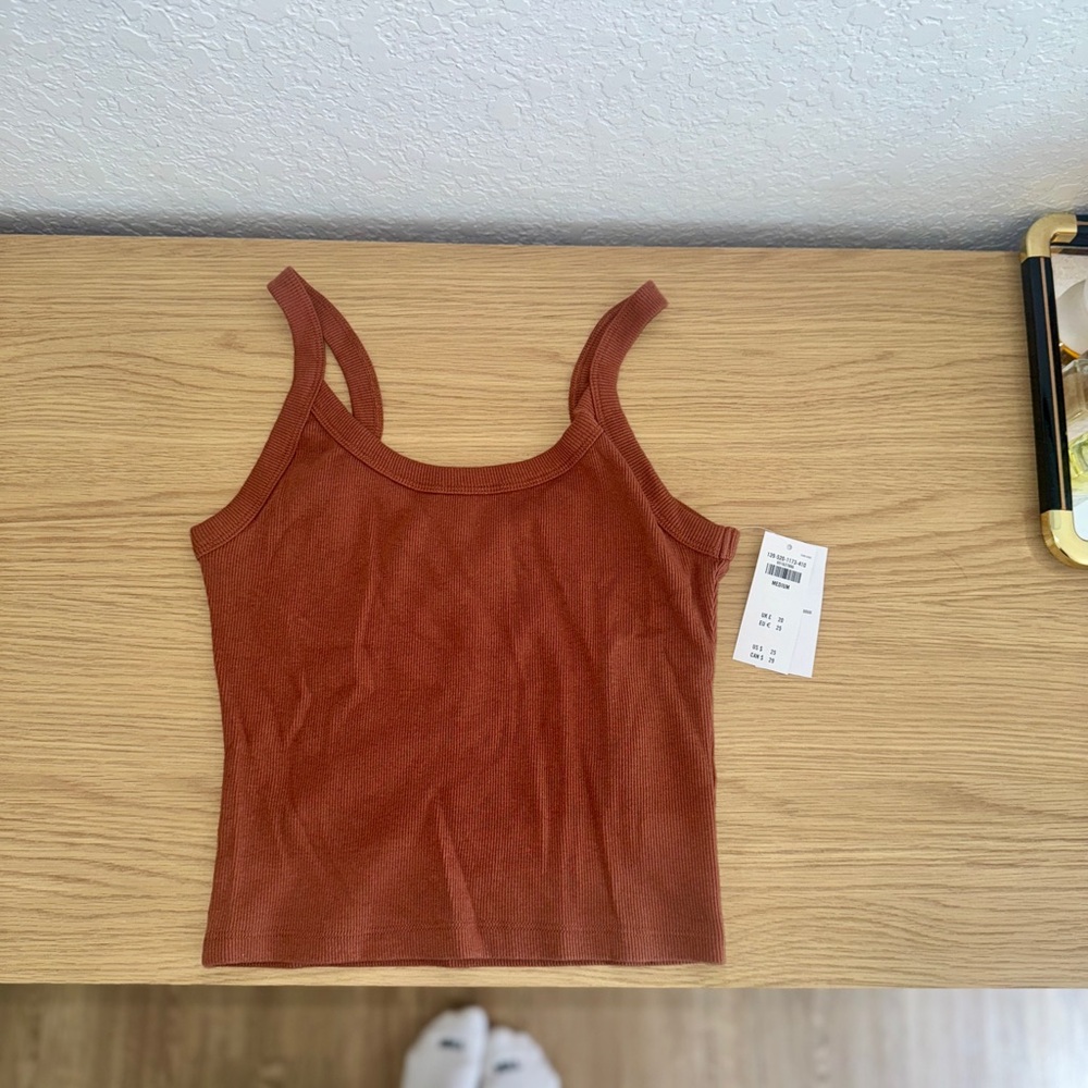 NWT Abercrombie Basic Tank in rust- Size Medium - Picture 8 of 10